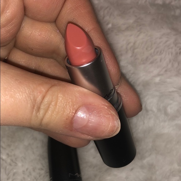 mac hot n bothered swatch